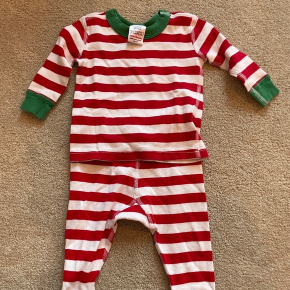Hanna Andersson 9-12 mo Striped Christmas pajamas - Picture 1 of 4